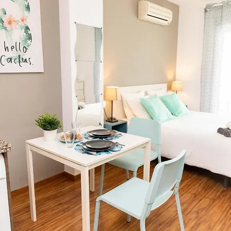 House By The Sea 아파트